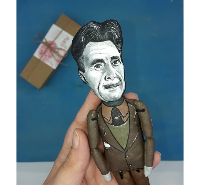 George Orwell literary action figure 1:12, English novelist, essayist, journalist - Animal Farm - Readers gift, a unique collection for smart people - Collectible handmade doll hand painted + miniature books