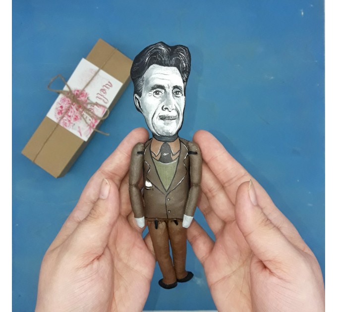 George Orwell literary action figure 1:12, English novelist, essayist, journalist - Animal Farm - Readers gift, a unique collection for smart people - Collectible handmade doll hand painted + miniature books