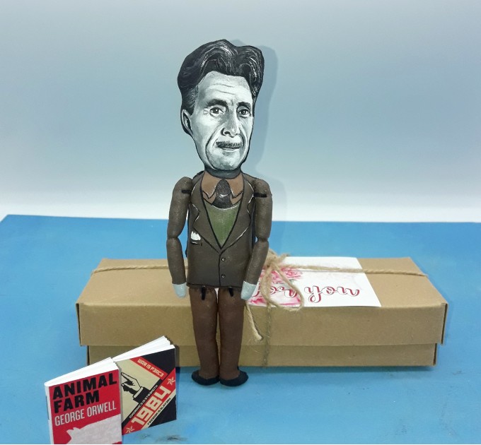 George Orwell literary action figure 1:12, English novelist, essayist, journalist - Animal Farm - Readers gift, a unique collection for smart people - Collectible handmade doll hand painted + miniature books