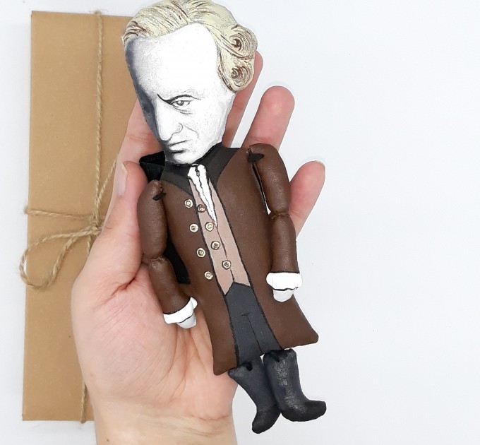 Immanuel Kant little thinker doll, German philosopher in the Age of Enlightenment - Book nerd gift, literature gift, a unique collection for smart people - Handmade philosopher doll hand painted + Miniature Book