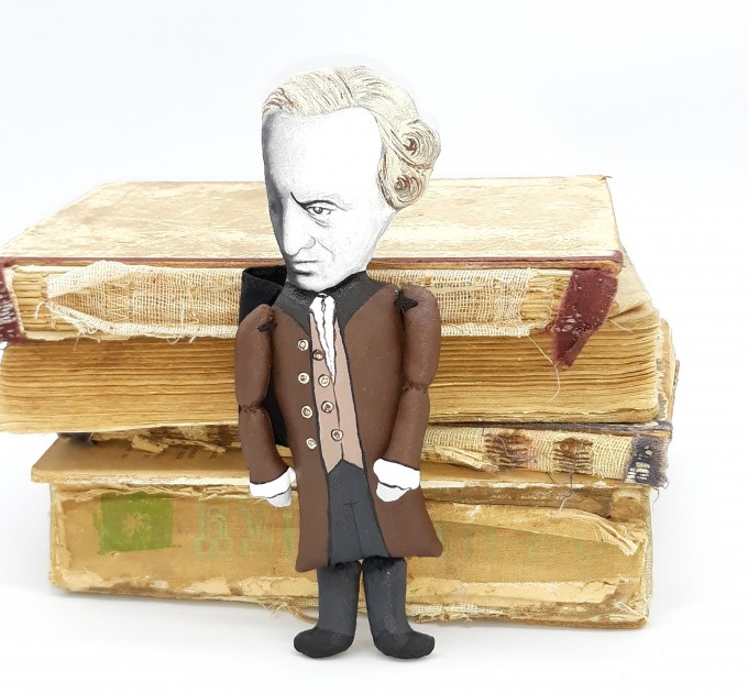 Immanuel Kant little thinker doll, German philosopher in the Age of Enlightenment - Book nerd gift, literature gift, a unique collection for smart people - Handmade philosopher doll hand painted + Miniature Book