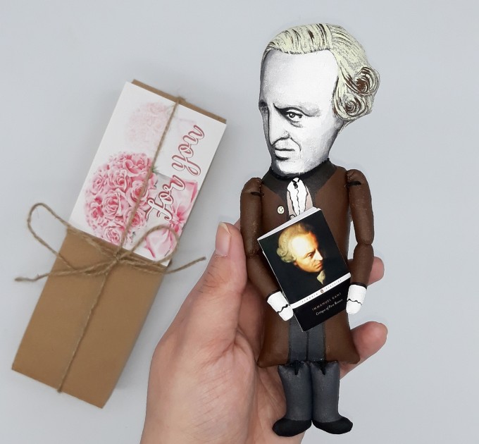 Immanuel Kant little thinker doll, German philosopher in the Age of Enlightenment - Book nerd gift, literature gift, a unique collection for smart people - Handmade philosopher doll hand painted + Miniature Book