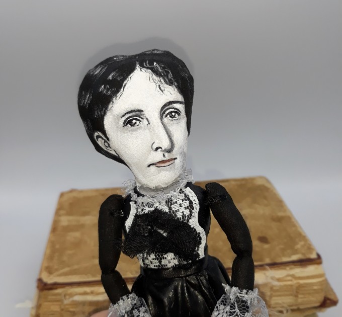 Famous writer women figurine - Literary Gift - Book Lover Gift - book shelf decoration - Collectible doll hand painted + Miniature Book
