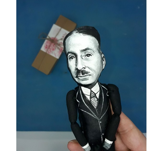 Ludwig von Mises action figure 1:12, Austrian School economist, historian, logician and sociologist - book shelf decoration, a unique collection for smart people - Collectible handmade finger puppet hand painted + miniature book