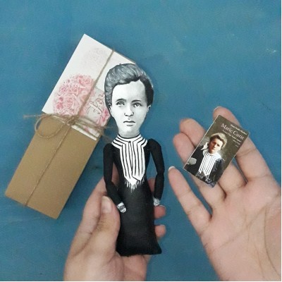 MarieCurie figurine