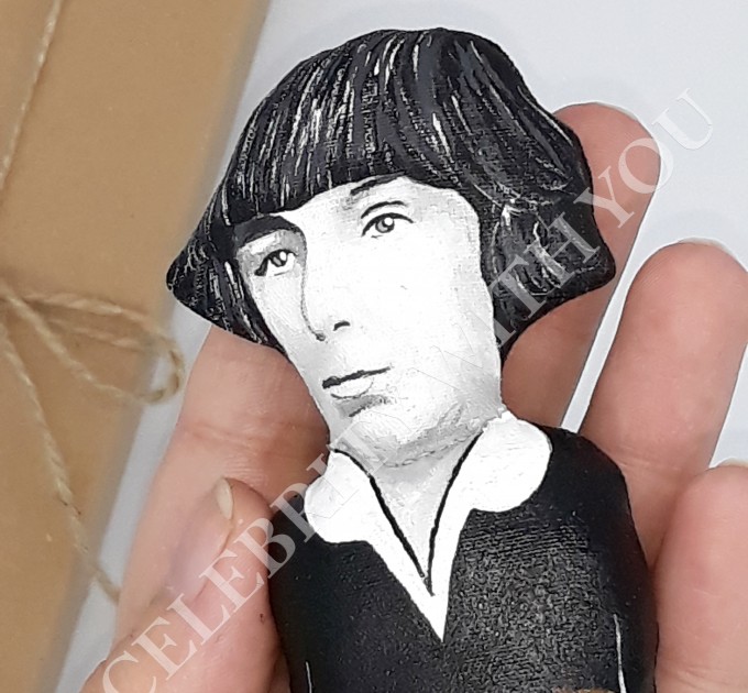 Marina Tsvetaeva Russian poet writer Soviet literature - Readers gift, Book shelf decoration - Collectible figurine hand painted + Miniature Book 