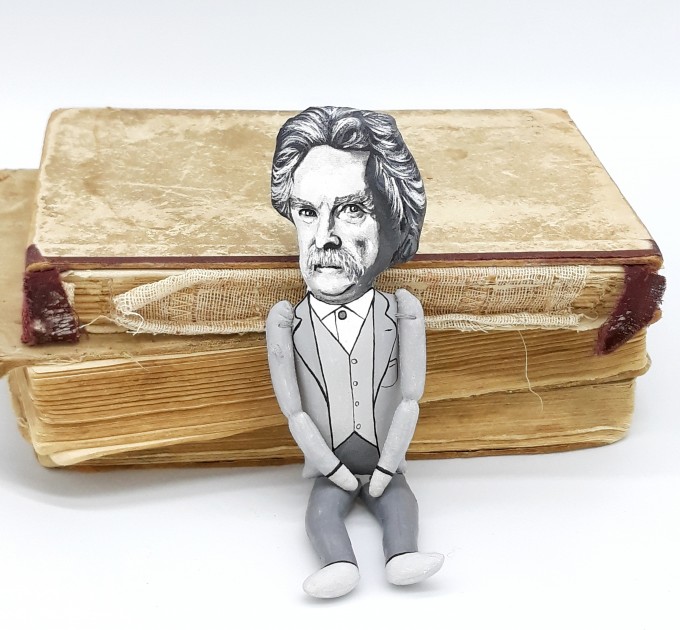 Mark Twain figurine, famous writer doll - Gift for Book Lover - book shelf decoration - Miniature cloth doll hand painted