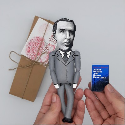 Niels Bohr figurine