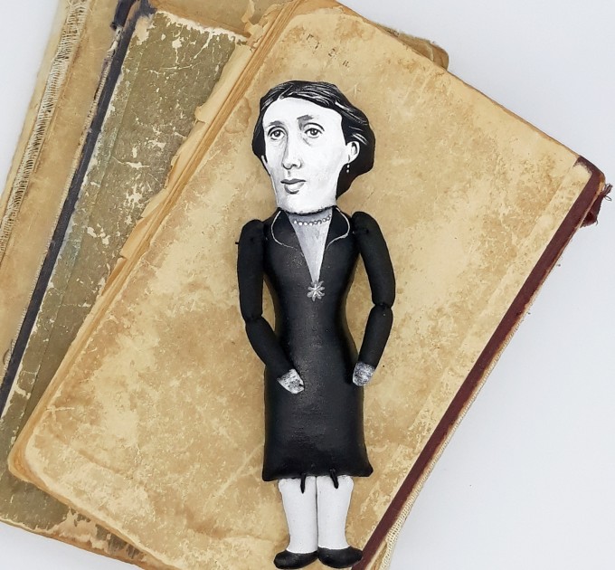 Virginia Woolf women feminist, author Mrs Dalloway - Bookworm gift - book shelf decoration - cloth doll hand painted + Miniature Book