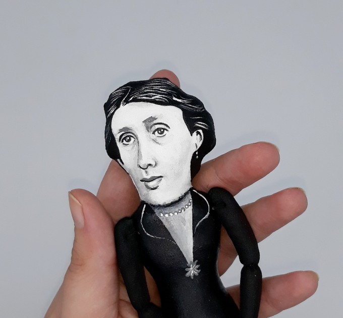 Virginia Woolf women feminist, author Mrs Dalloway - Bookworm gift - book shelf decoration - cloth doll hand painted + Miniature Book