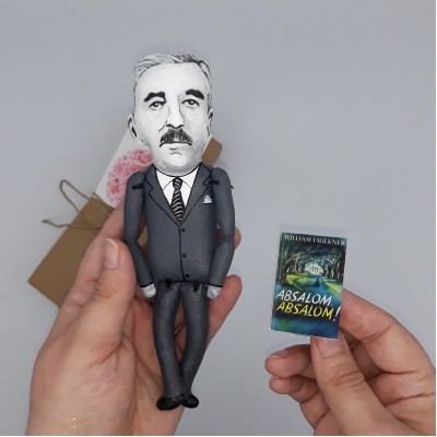 WilliamFaulkner figurine