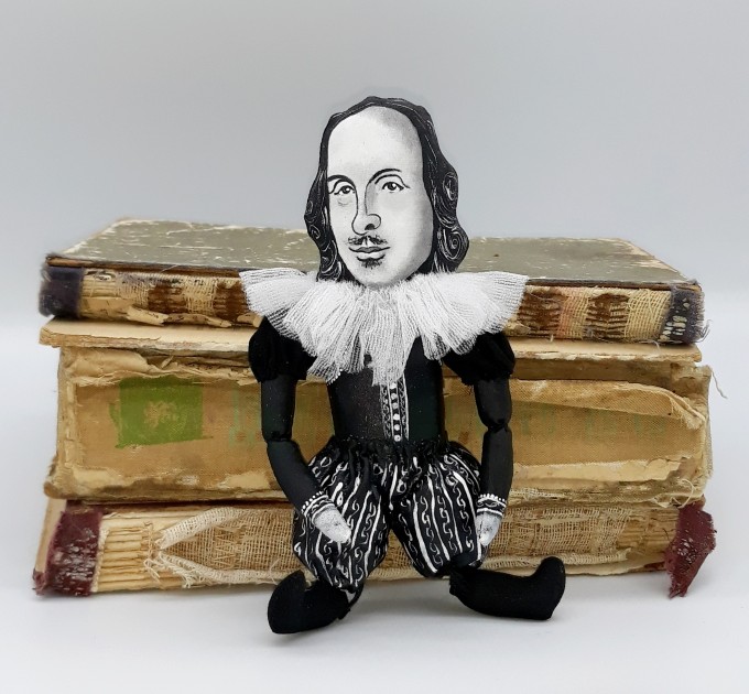 William Shakespeare English playwright, poet, author Hamlet - Bookworm gift - book shelf decoration - Collectible doll + Miniature Book