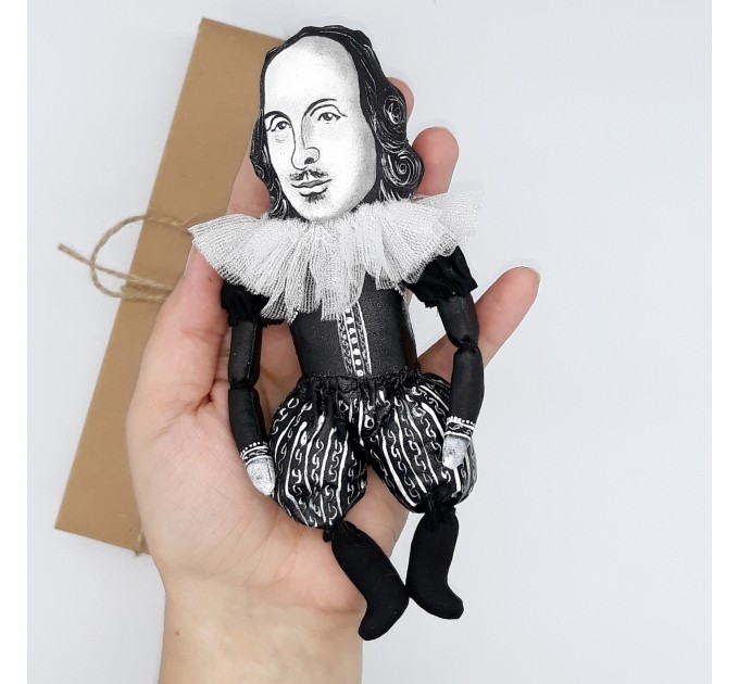 William Shakespeare English playwright, poet, author Hamlet - Bookworm gift - book shelf decoration - Collectible doll + Miniature Book